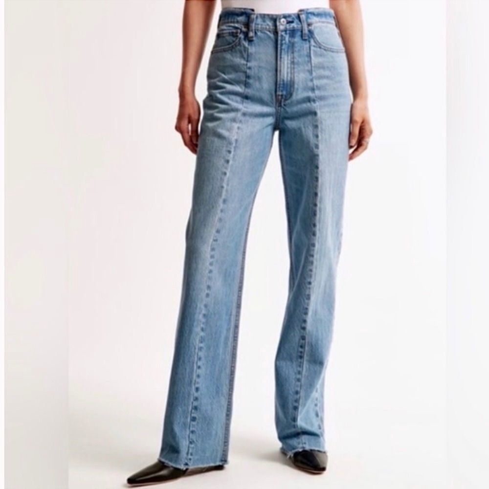 Abercrombie & Fitch Curve Blue Medium Wash High Rise 90's Relaxed Jeans 30 / 10R